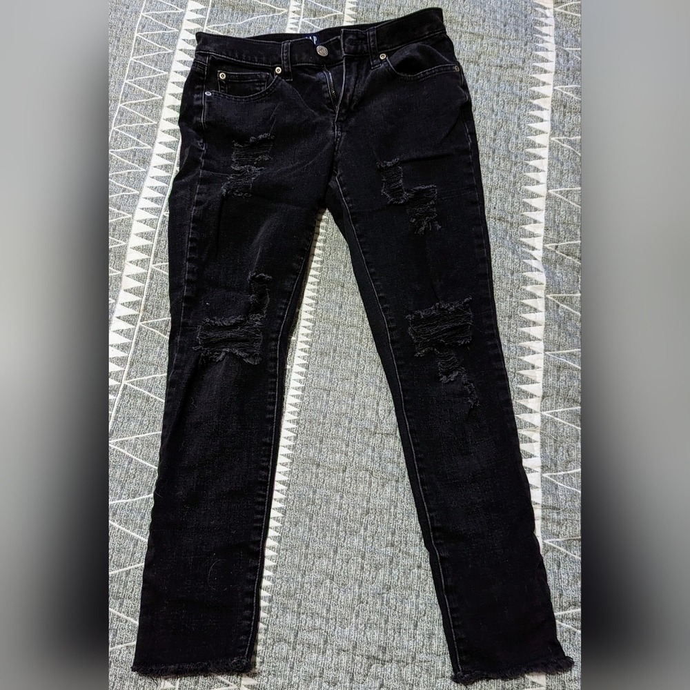 Gap True Skinny, size 26, frayed & distressed black jeans
